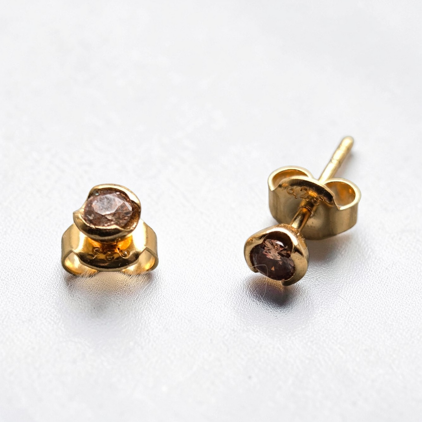 Heze . champagne øredobber i 24K gold vermeil/ gullbelagt  med zirkonia - Ohmeohmy